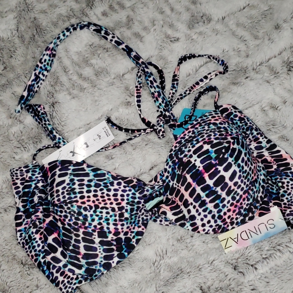 NWT Sundazed bikini top size 32DD